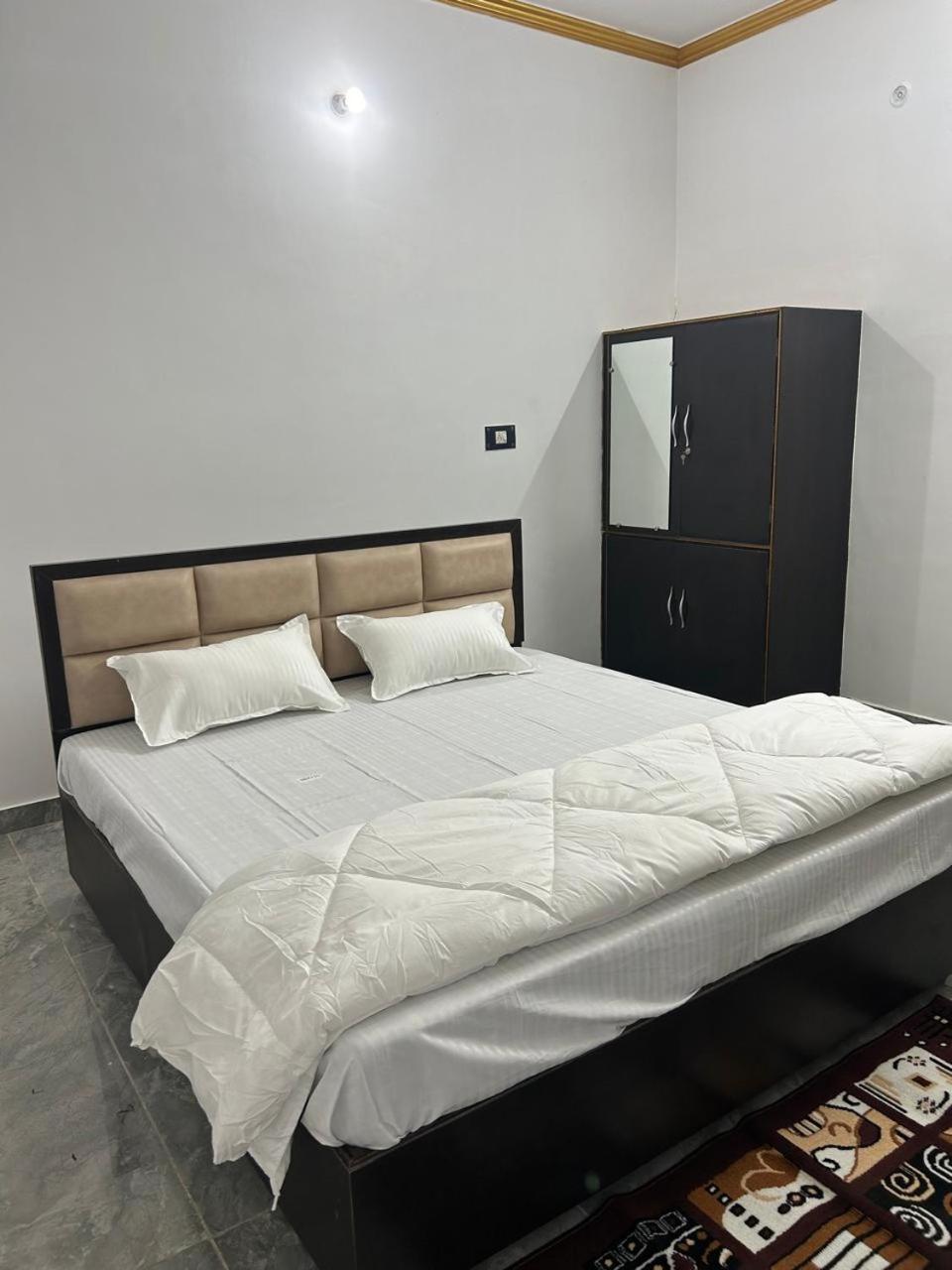 Shri Narayanam Guest House And Home Stay Ayodhya Exterior photo